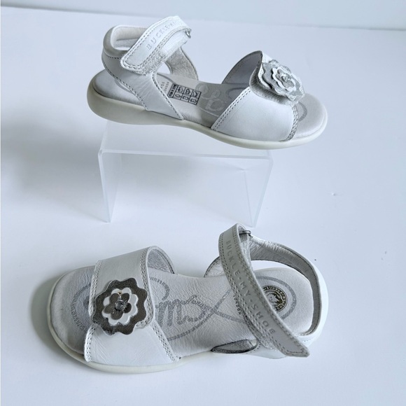 Buckle My Shoe Liris White Floral Embroidered Sandals Silver Leather London New - Picture 2 of 11